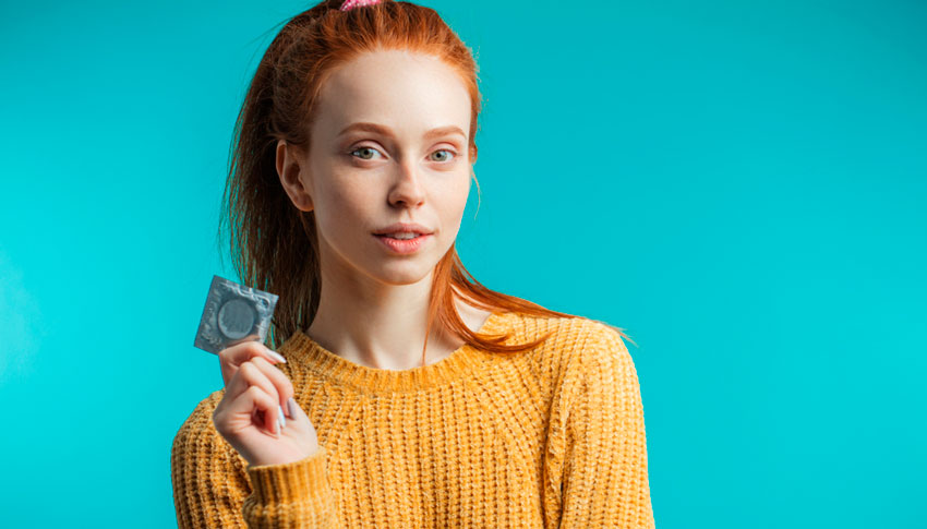 Рыжая девушка