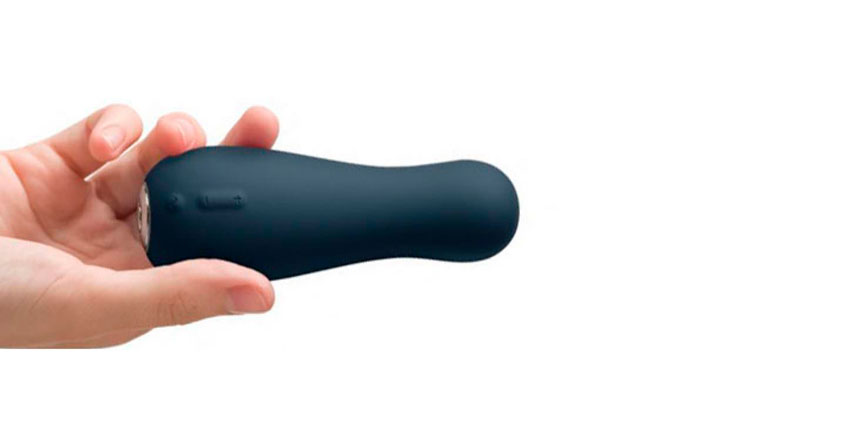 Маленький вибратор в руке